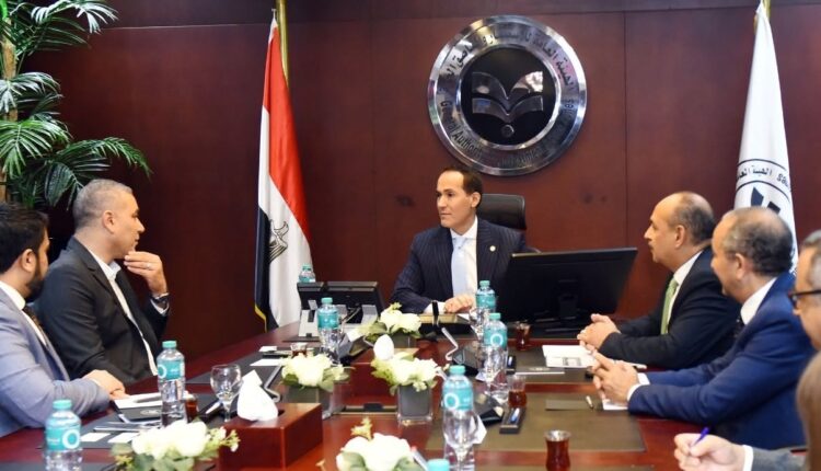 الرئيس التنفيذي لهيئة الاستثمار يبحث مع جارديان جلاس خططها الاستثمارية وتوسعاتها في مصر