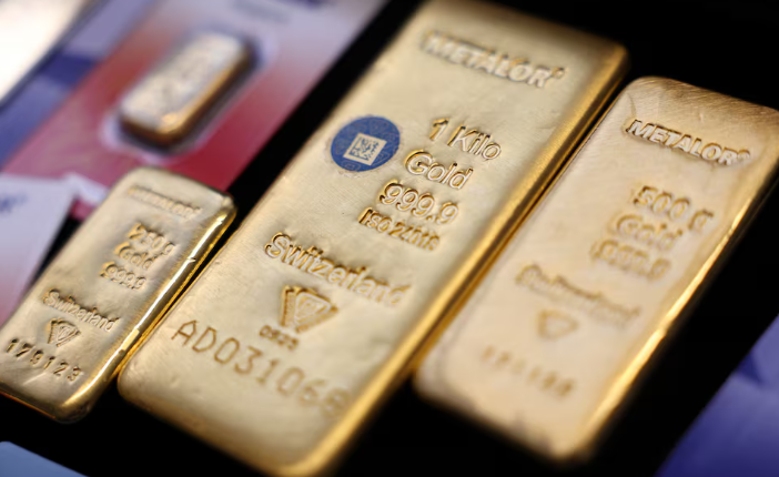 هبوط أسعار الذهب مع انحسار آمال تراجع التضخم وسط توترات الشرق الأوسط